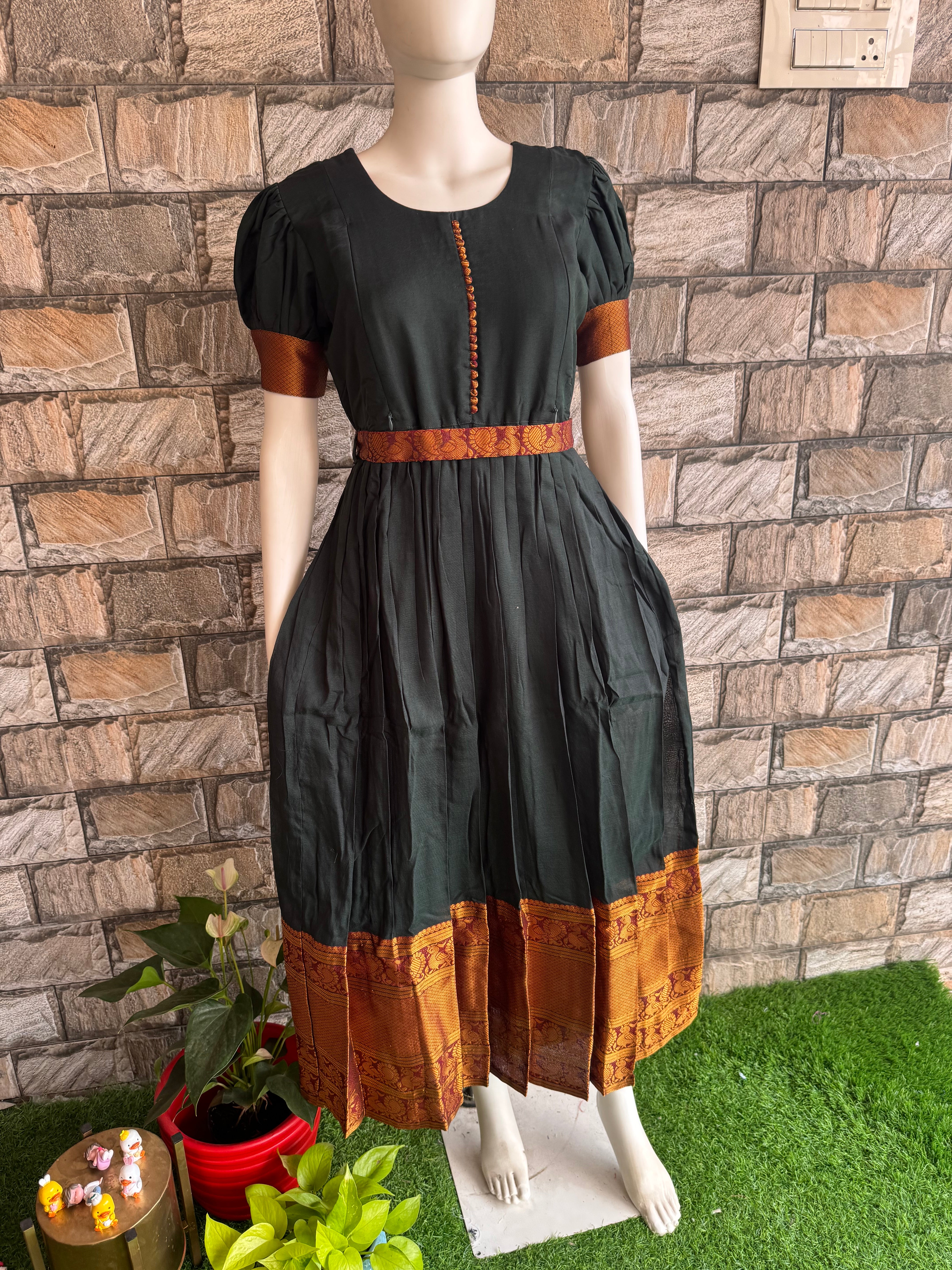 Green border cotton maxi