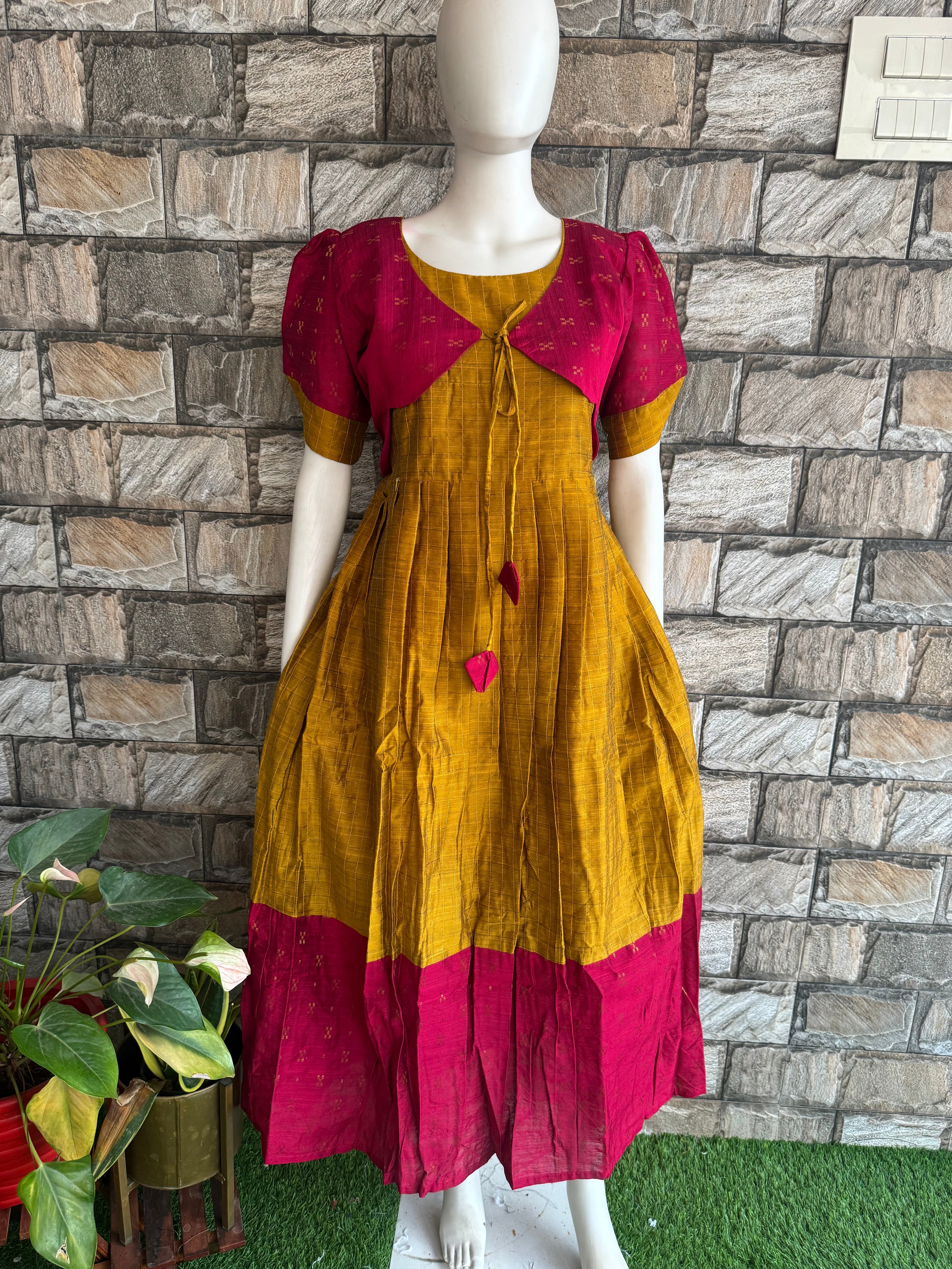 Jacket model maternity maxi